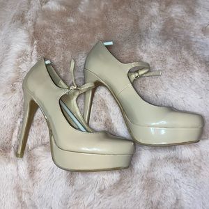 Chinese Laundry beige heels